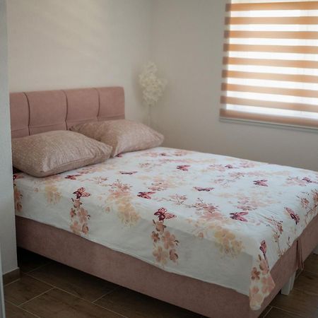 Apartmani Elegance Tuzla Bagian luar foto