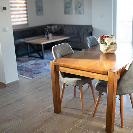 Apartmani Elegance Tuzla Bagian luar foto