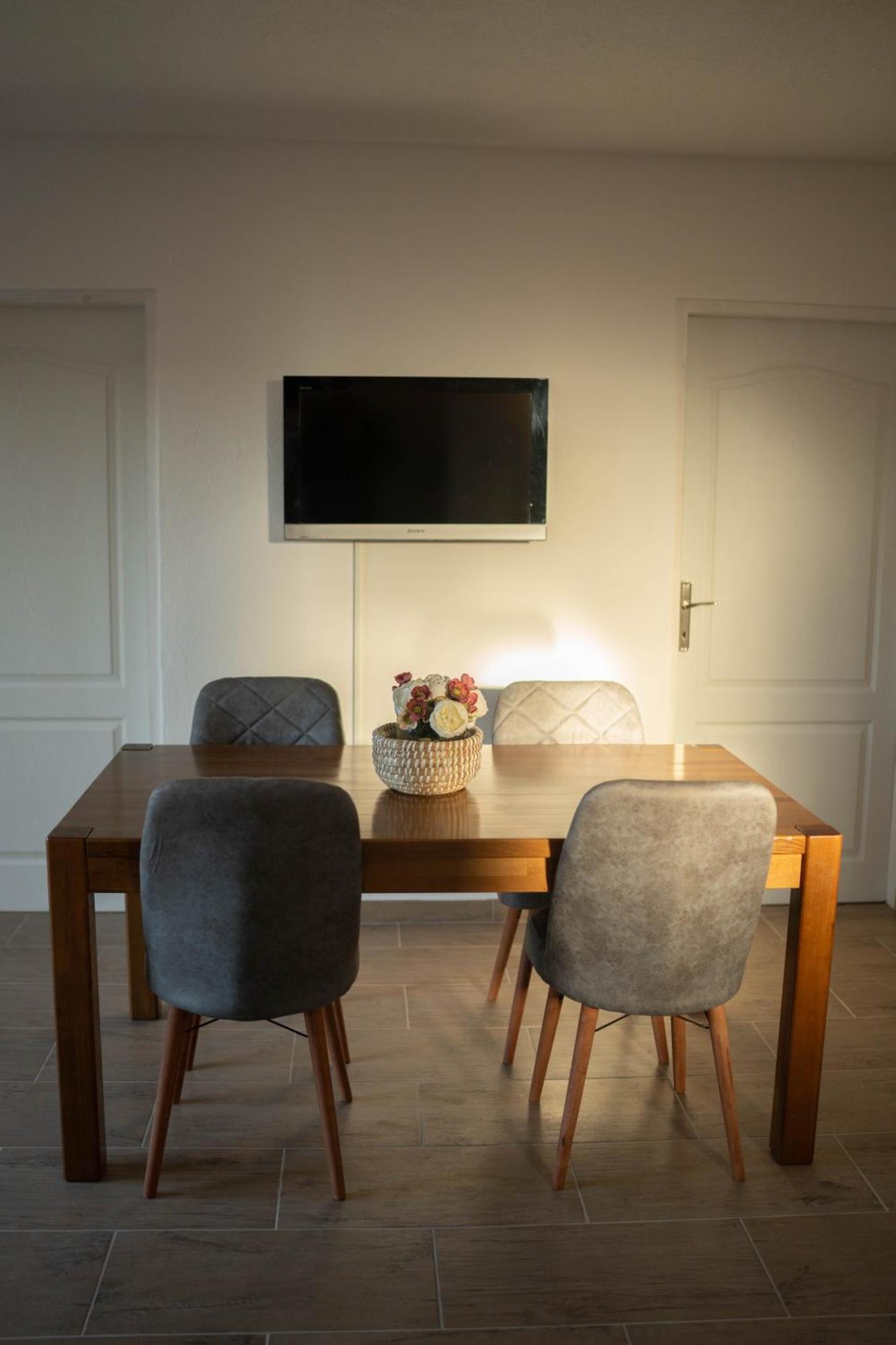 Apartmani Elegance Tuzla Bagian luar foto