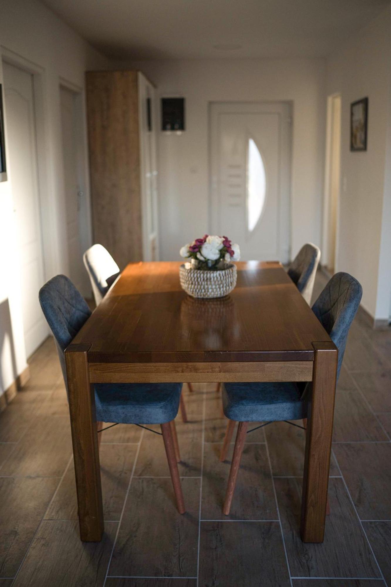 Apartmani Elegance Tuzla Ruang foto