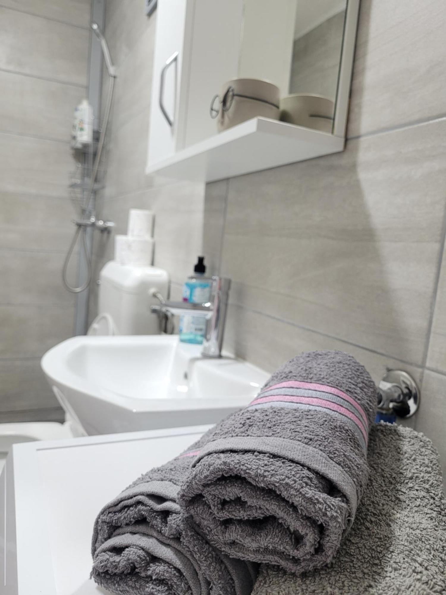 Apartmani Elegance Tuzla Bagian luar foto