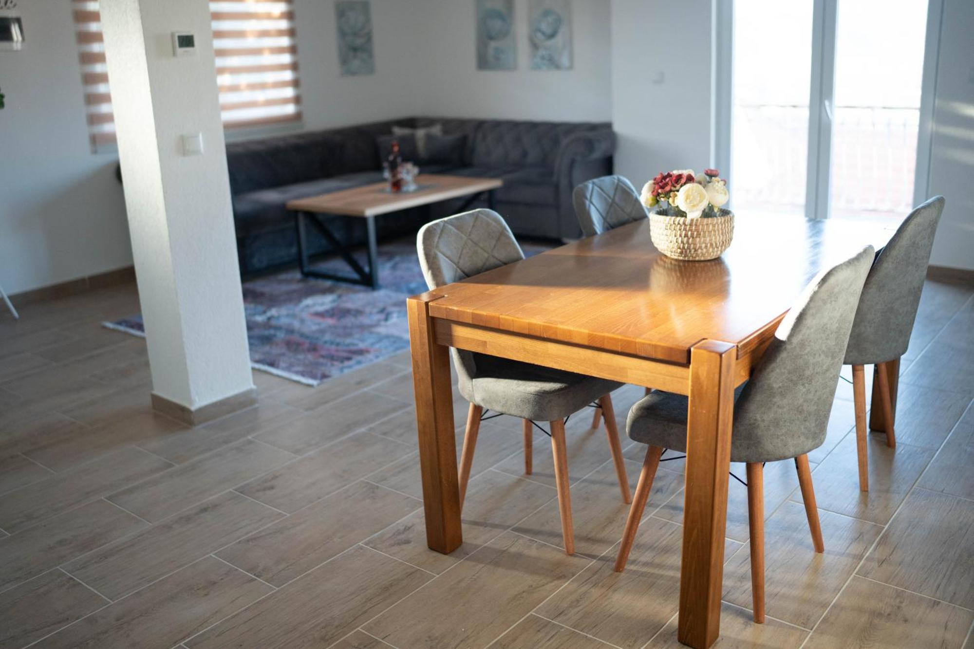 Apartmani Elegance Tuzla Bagian luar foto