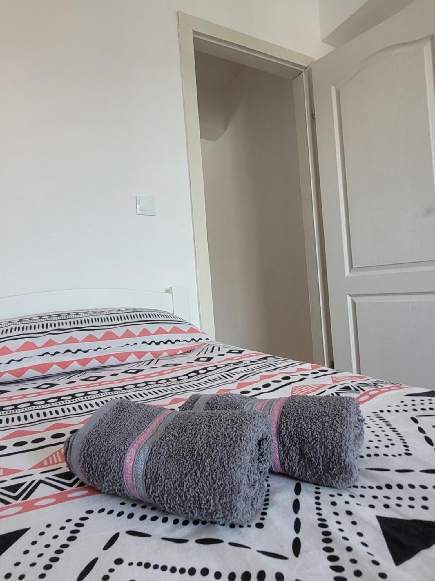 Apartmani Elegance Tuzla Bagian luar foto