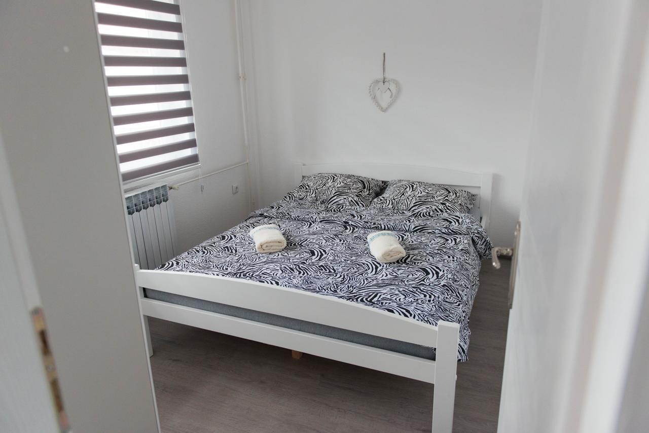 Apartmani Elegance Tuzla Bagian luar foto